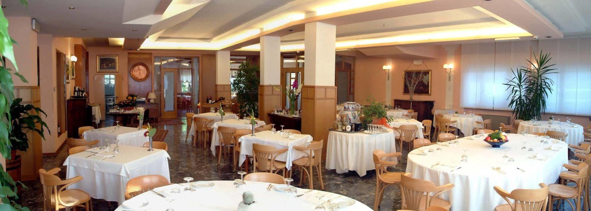 Locanda Alle Officine Buttrio Eksteriør billede